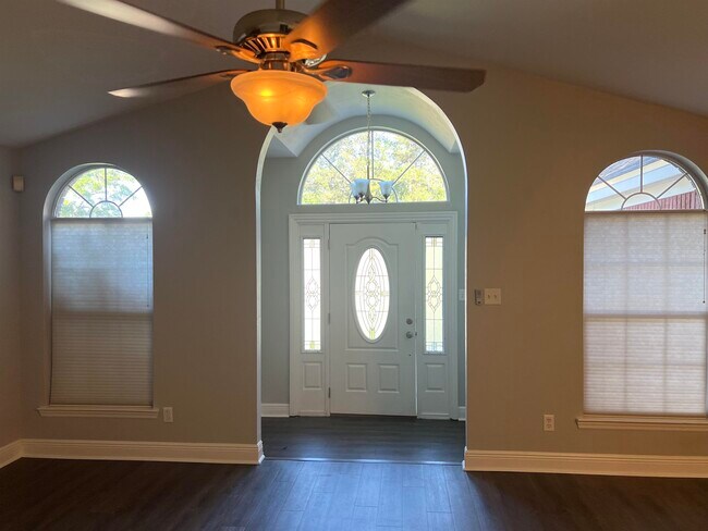 Foto del edificio - 2159 Kinsley Ln