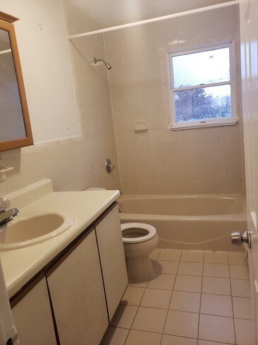 Bathroom - 47 Leroy Ave
