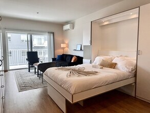 Building Photo - 1640 N Water St