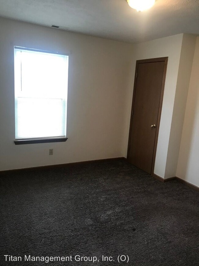 Building Photo - 90 Bridgewater Ct