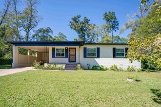 Building Photo - 2018 Fannie Dr