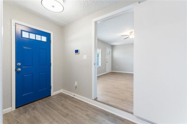 Foto del edificio - 4806 Pecan Springs Rd