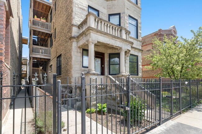 Foto del edificio - 2623 N Kimball Ave