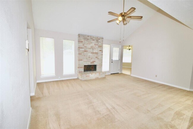 Foto del edificio - 3426 Lakeland Gardens Dr
