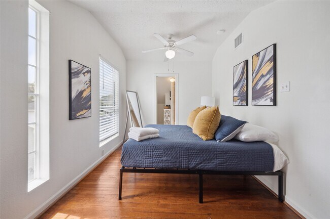 Foto del edificio - 1105 Tulane St