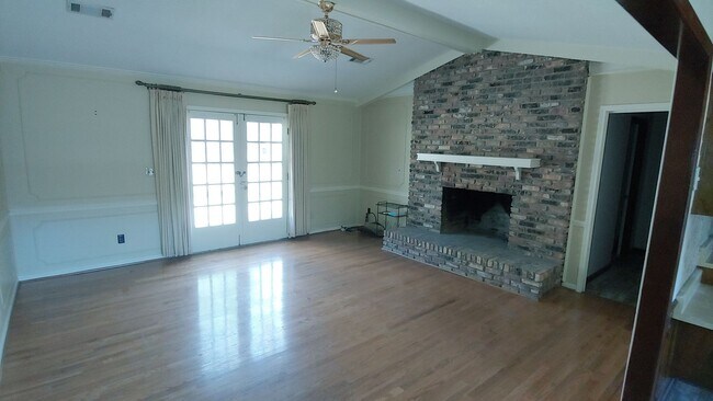 Foto del edificio - 4750 Heatherwood Dr