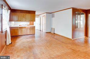 Building Photo - 3241 Riverview Dr