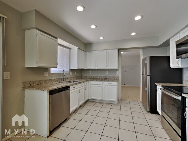 Building Photo - 11520 E Wier Ave