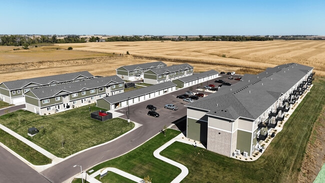 Building Photo - Maple Pass Apartments and Townhomes in Hartford, SD