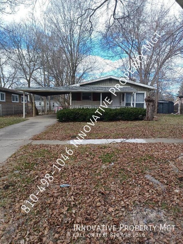 Primary Photo - 3 Bedroom, Car port and covered porch!