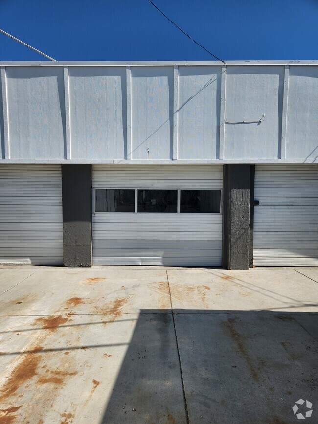 Building Photo - 1530 S State St