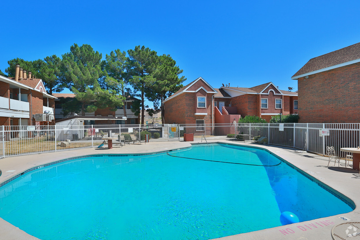 Foto principal - Woodcrest Apartments