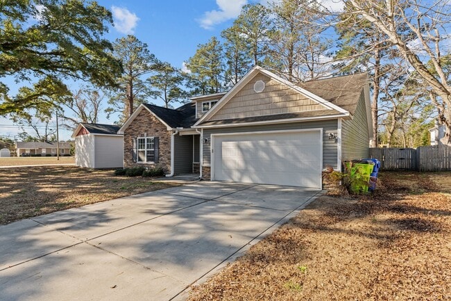 Foto del edificio - 105 Patriot Ct