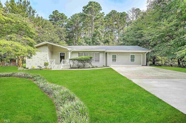 Building Photo - 2261 Rolling Acres Dr SW