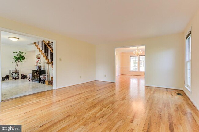 Foto del edificio - 9401 Fox Hollow Dr