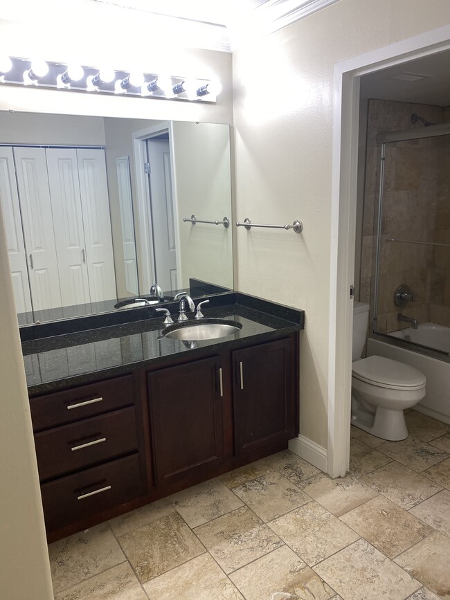 Unit Bath - 700 E 8th St