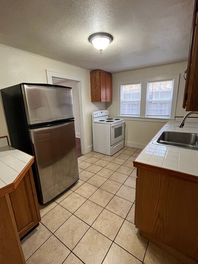 Foto del edificio - Charming 2-bedroom, 1-bathroom in Downtown Albany!