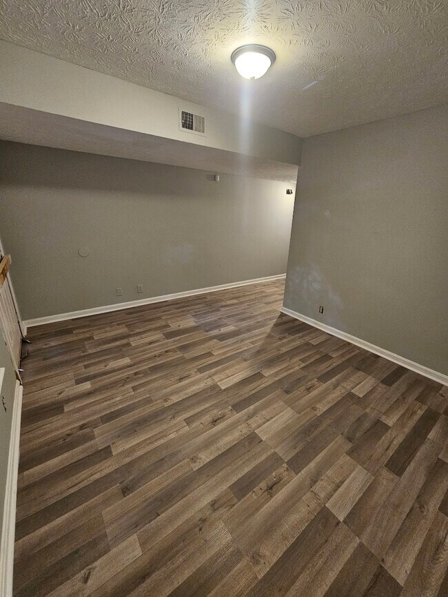 Building Photo - 205 N 26th St
