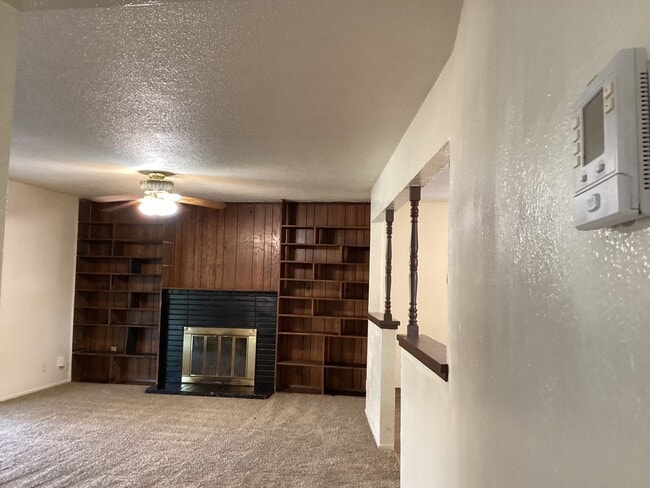 Foto del edificio - 487 W San Jose Ave