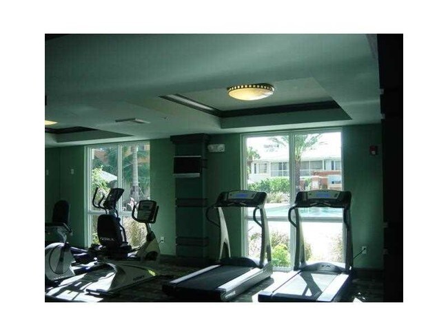 Foto del edificio - 2401 NE 65th St