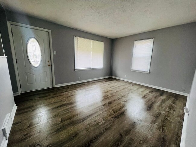 Building Photo - Gorgeous 3 Bedroom Single Family Home!