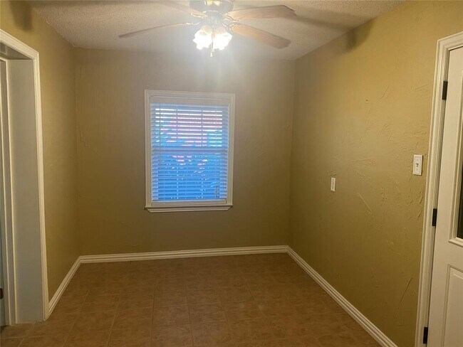 Foto del edificio - 2118 Parakeet St