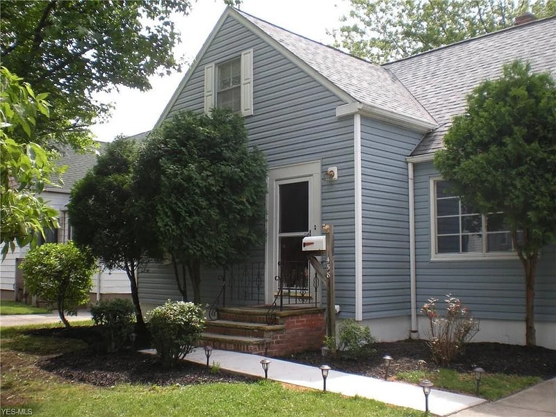 458 E 272nd St Euclid, OH 44132 – photo 1