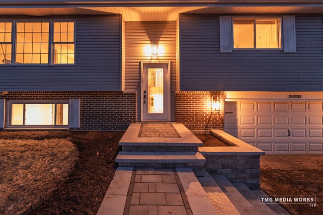 Building Photo - 24331 Davids Ct