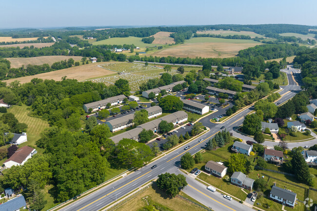 Context - Meadow Creek Apartments