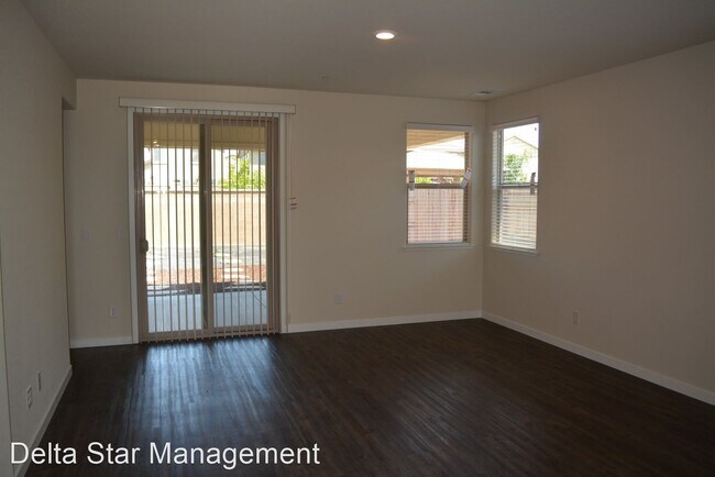 Foto del edificio - 3 br, 2 bath House - 2144 PROVINCETOWN WAY