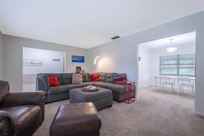 Foto del edificio - 2907 Little John Rd