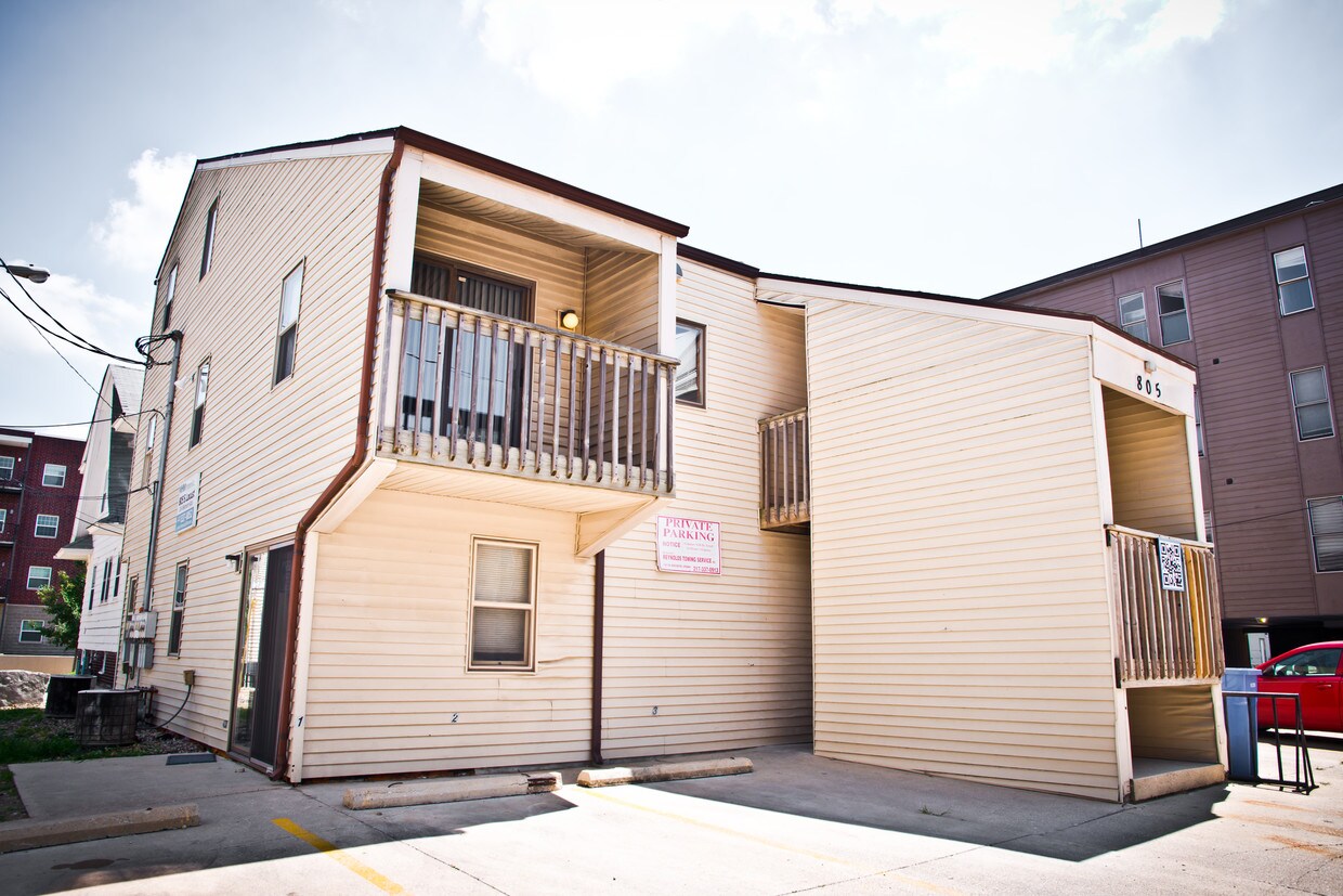 Foto principal - 805 S Locust St