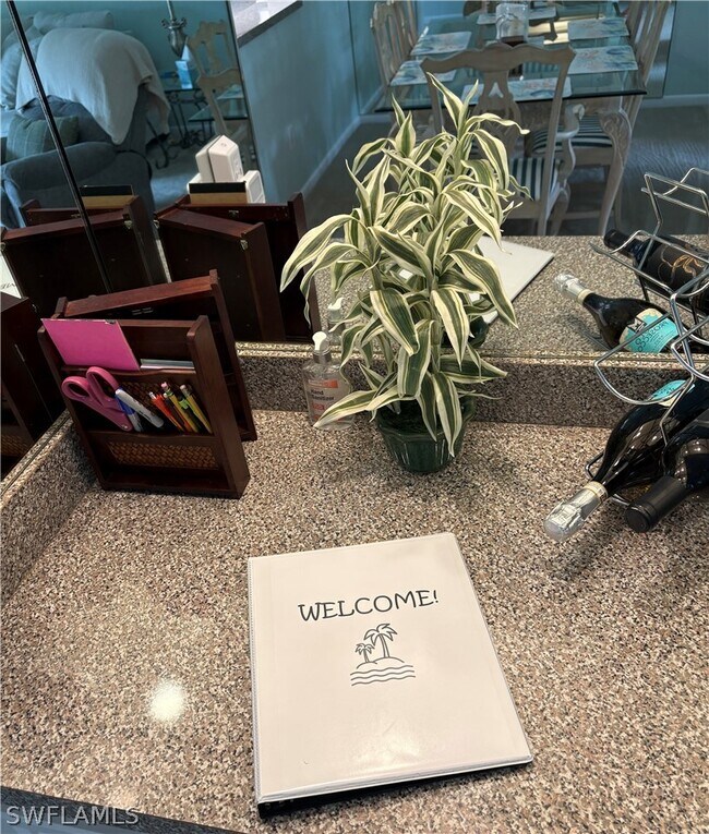 Foto del edificio - 4912 Tamiami Trl E