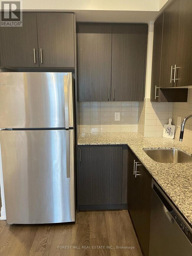 Photo du bâtiment - 3700 Hwy 7