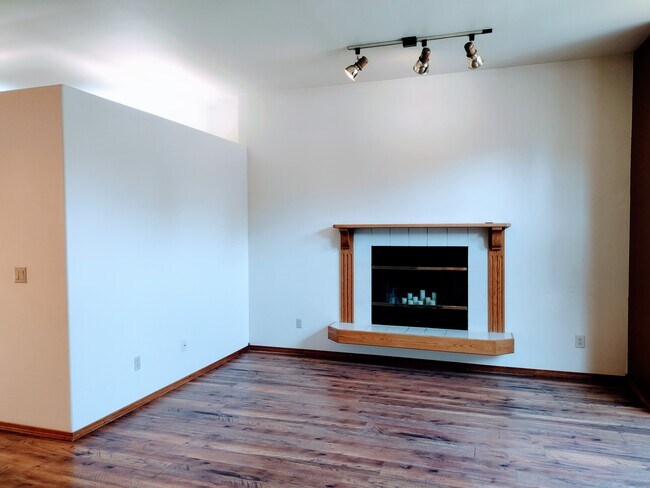 Building Photo - 5691 W Parapet Ct