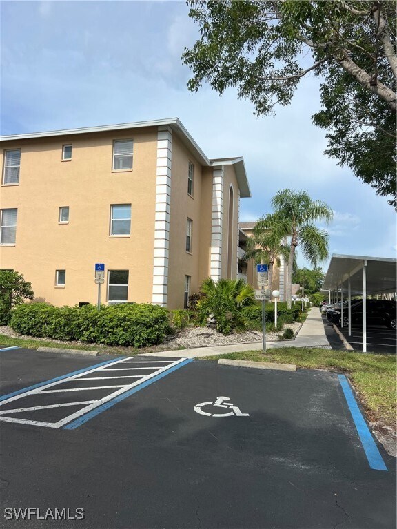 Foto del edificio - 9640 Victoria Ln