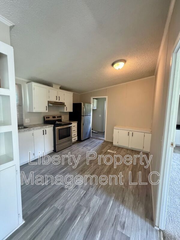 Building Photo - 68 Fox Wood S