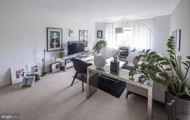 Foto del edificio - 11500 Fairway Dr