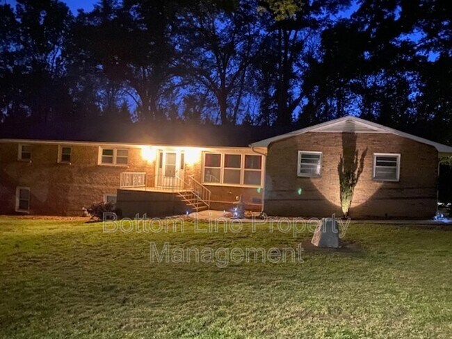 Foto del edificio - 9419 Brenda Ann Rd