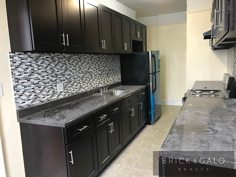 Foto principal - 388 Midwood St