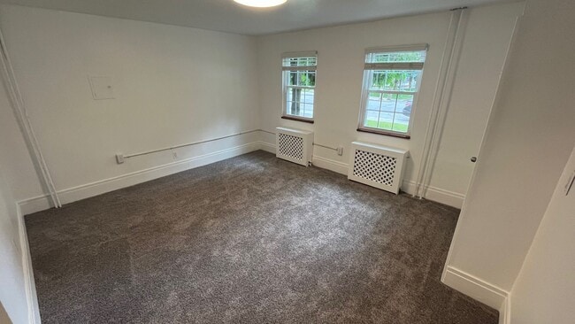 Foto del edificio - TURN KEY!!!! Fully Renovated 3 Bedroom Apa...