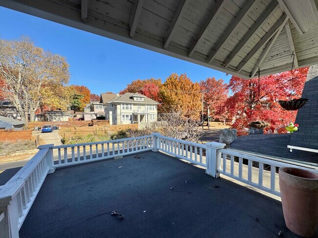 Foto del edificio - 811 E 39th St