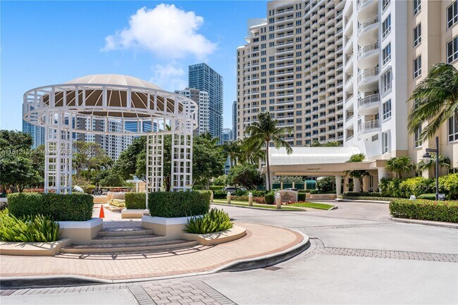 Foto del edificio - 848 Brickell Key Dr