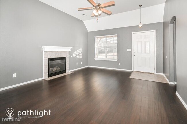 Building Photo - 3 br, 2 bath House - 4300 S 202Nd Avenue UNIT