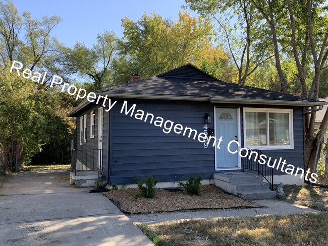 Building Photo - 3 Bedroom Cottage