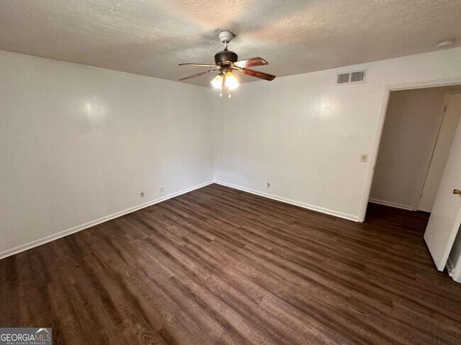 Foto del edificio - 1071 Laurel Ln NW