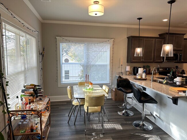Foto del edificio - Beautiful Home on MLK