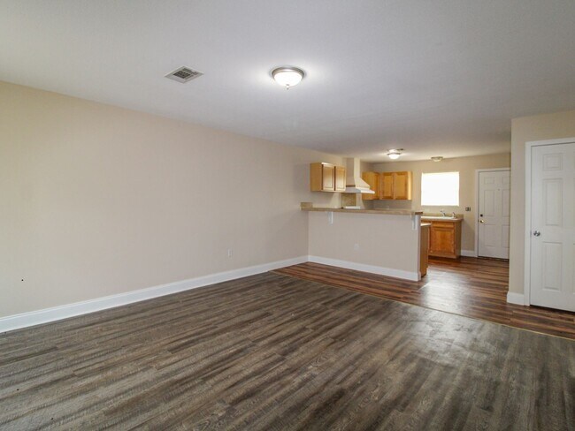 Foto del edificio - 123 Meadows Ln