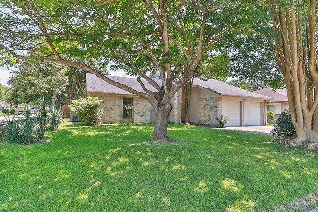 Building Photo - 13430 Wimbledon Oaks Dr