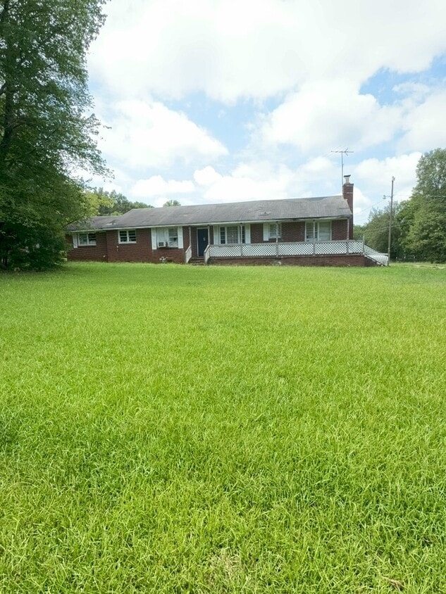 Primary Photo - 3 bedroom 2 Bathroom